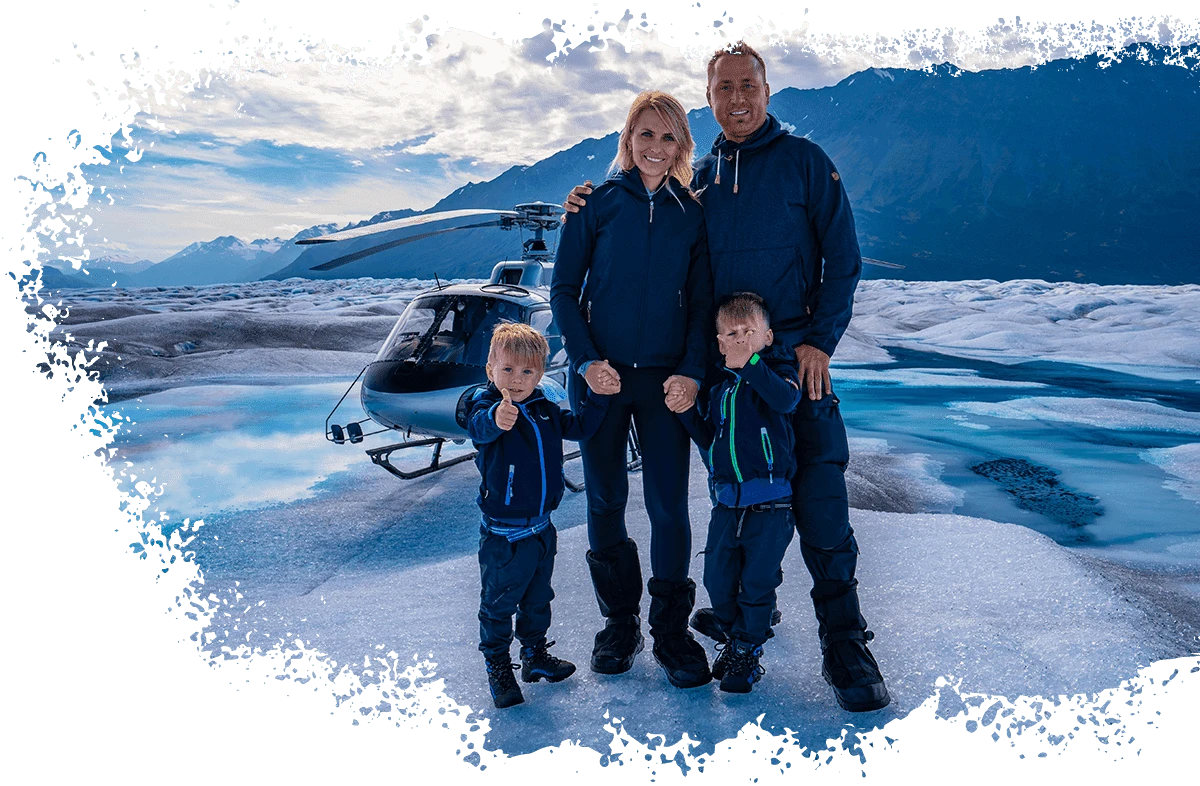 world travelling family